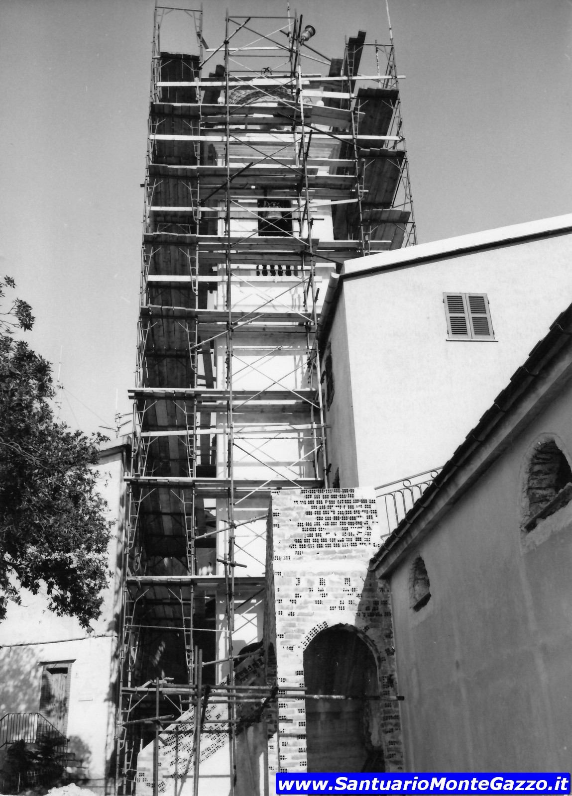 Santuario Monte Gazzo costruzione scala accesso al terrazzo